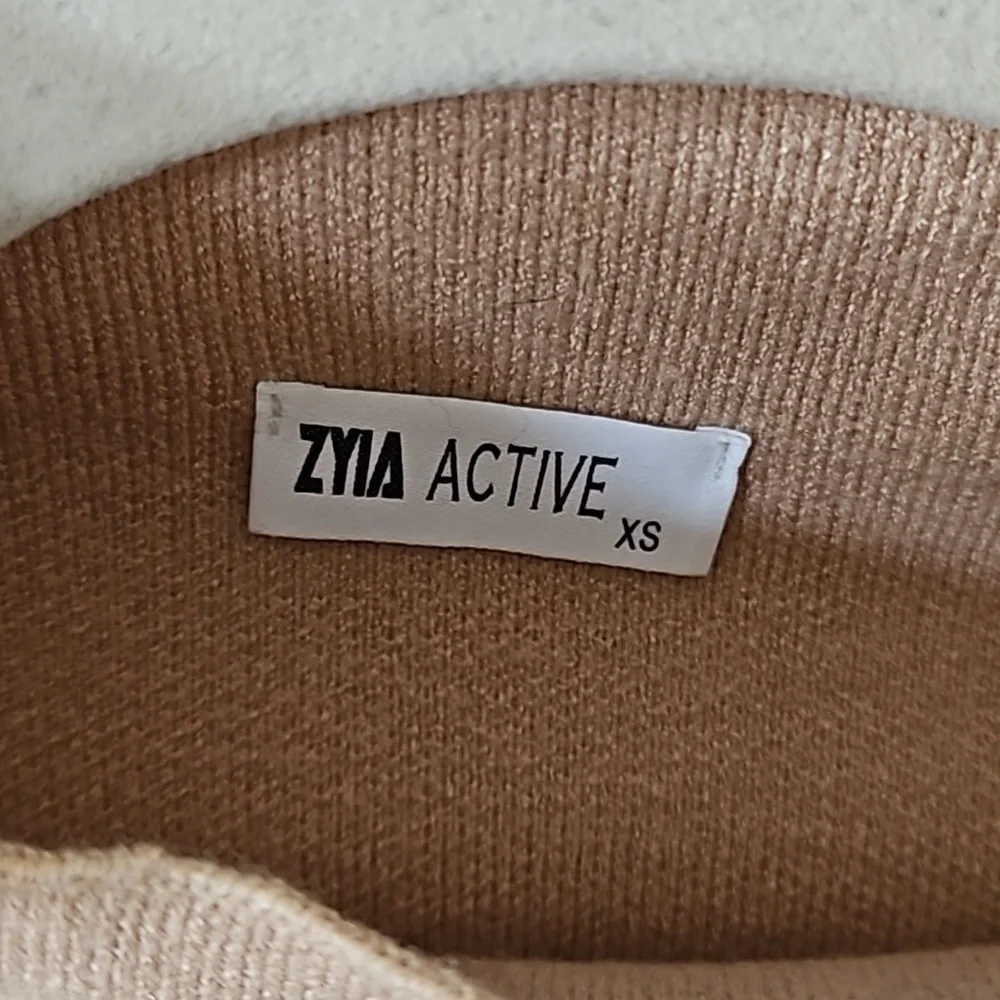 Zyia Sweater and Sweater Skirt Bundle - Picture 6 of 9